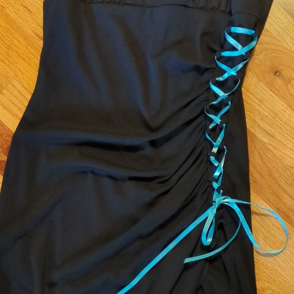 La Belle Elegant Black Dress with Teal Accents - Picture 5 of 5